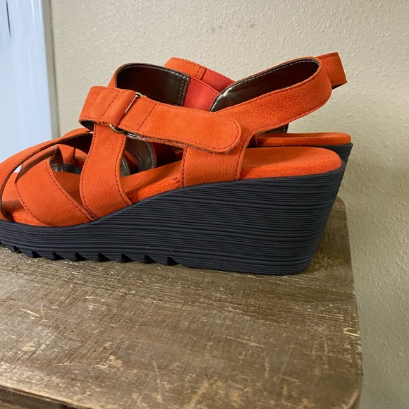 grasshoppers women's janis fisherman shoes